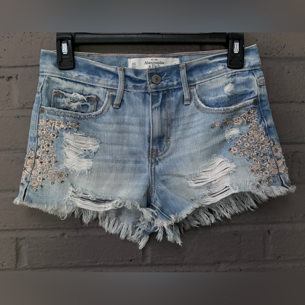 Abercrombie & Fitch  jean shorts  24